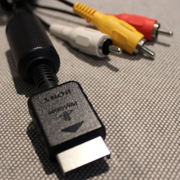 FR€E WITH ANY PURCHASE❤️Original Sony Playstation PS2 PS3 AV cable connector - Picture 2 of 3